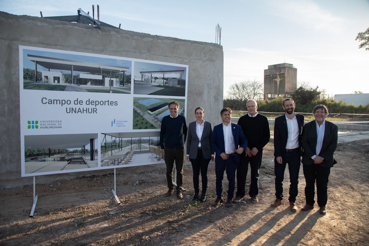 La UNAHUR avanza en la construcci&oacute;n de su Campo de Deportes: ya tiene un progreso del 55%.