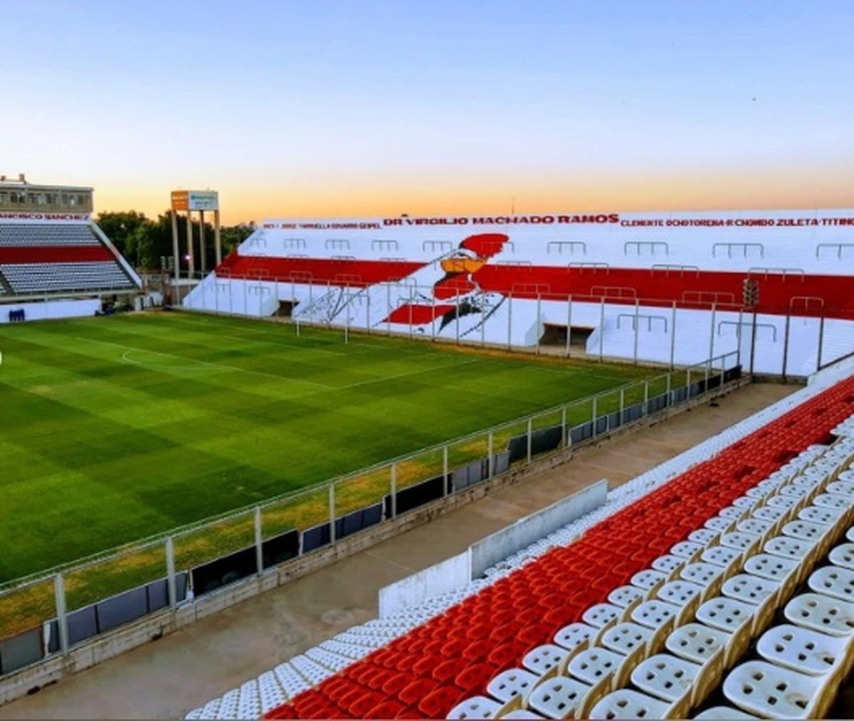 Estadio Nuevo Francisco Urbano de Mor&oacute;n