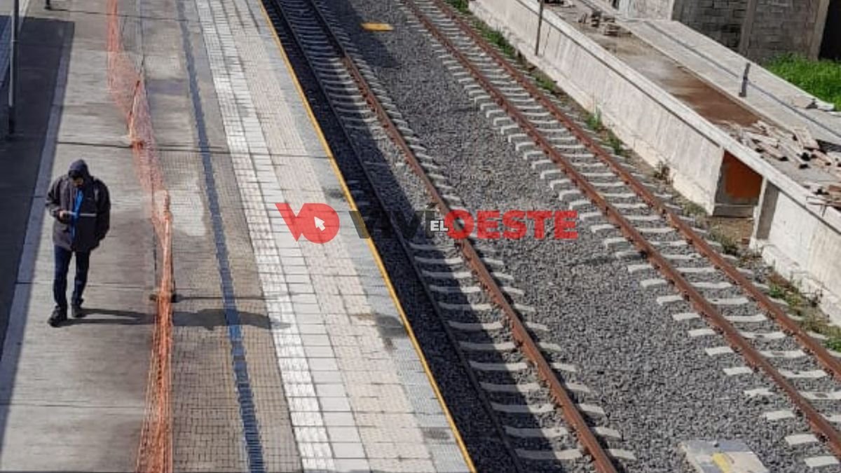 Obras en el and&eacute;n de Tapiales, l&iacute;nea Belgrano Sur