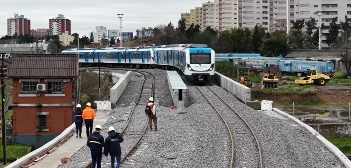 Pruebas de DMU Belgrano Sur