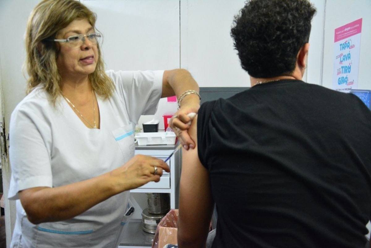 Vacunas contra el dengue: en Provincia abre la inscripci&oacute;n para personas de 15 a 59 a&ntilde;os.